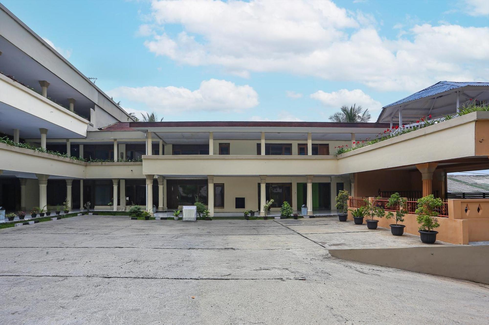 Capital O 93349 Hotel Gondangdia Bogor Exterior photo